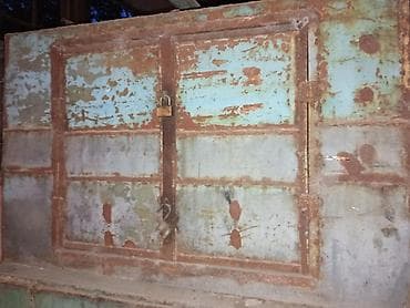Metall anbar şkafı - Material: qalın poladdan qaynaqla yığılmış