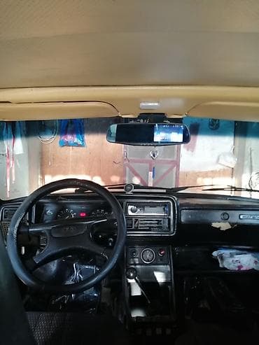 vaz muhərrik: VAZ 2104, ağ rəng, universal kuzov. Mühərrik və ötürmə: - — 1