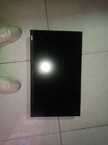 Masaüstü kompüterlər və iş stansiyaları: Acer Predator Monitorudu 27 dyüm.Ekran qırıqdır ekranın yarısı qaradır — 1