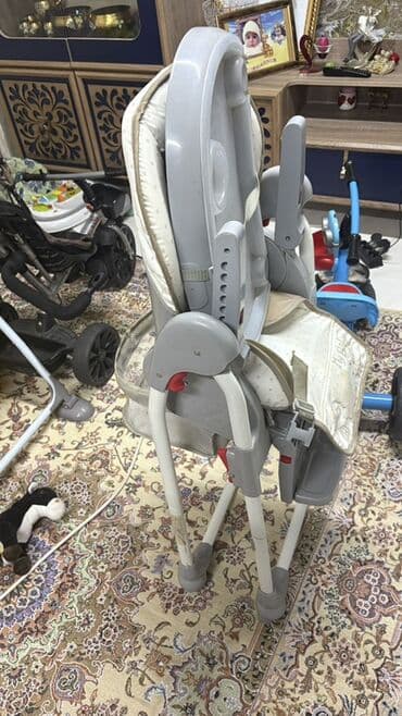 Uşaq yemək stolu/kreslosu - Rəng: boz-ağ tonlar - Tənzimlənən arxa