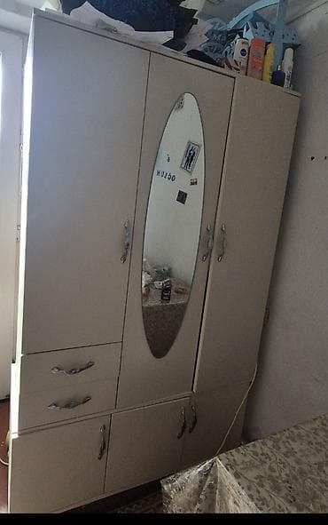 xonca aksesuarları: Paltar şkafı – güzgülü, çox bölməli - Rəng: açıq bej - Ön hissədə iri — 1