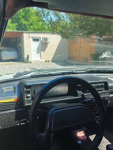Автозапчасти: Satılır: VAZ 2108 (Samara) 3 qapılı hetçbek Xüsusiyyətlər: - Kuzov — 3