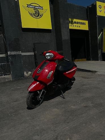 star c3: Qırmızı rəngli şəhər skuterı Xüsusiyyətlər:Salam Zigzag satılır.Mator — 1