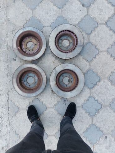 запчасти на прицепы: Land Drover Discovery Qabağ be Arxa Eylec Apormosu yaxşı veziyetdedi — 2