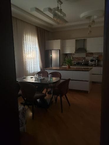 yumurta yemi: Mətbəx və sanitar qovşaq dəsti - Geniş, açıq plan mətbəx: ağ, parlaq — 1