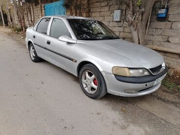 masin tozsorani: Opel Vectra B sedan - Kuzov: 4 qapılı sedan, gümüşü rəng - Mühərrik — 2