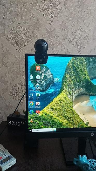 hp 24: HP monitorlu masaüstü kompüter seti Tərkib: - HP LED monitor — 2