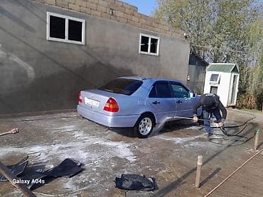 Mercedes-Benz C 180: 1.8 l | Sedan