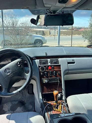 sador disk: Mercedes-Benz E-Class sedan (W210), gümüş rəng. Əsas xüsusiyyətlər: - — 5