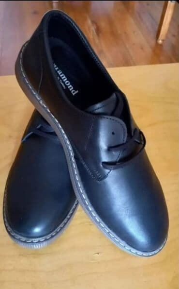 13 yasli qizlar ucun ayaqqabilar: 100% Türk,malı.
100% Təmiz,.Əsil.Dəri. 

40.5 (R) — 1