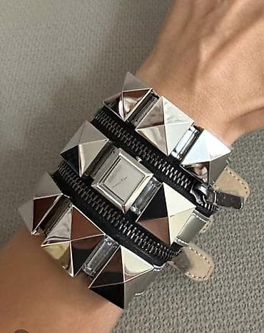 Yeni, Qol saatı, rəng - Qara