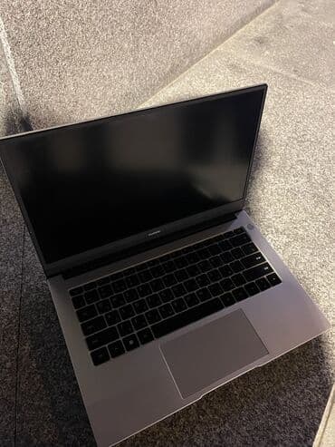 Masaüstü kompüterlər və iş stansiyaları: Intel Core i3, 8 GB, 14 " — 2