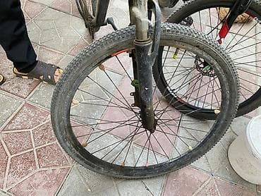 Şəhər və yüngül off-road gəzintiləri üçün klassik dağ velosipedi — 4
