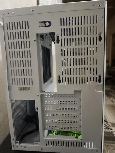 komputer aksesuar: Ağ rəngli şüşə panelli gaming PC korpusu – ARGB ventilyatorlarla — 2