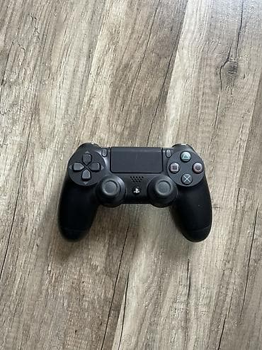 sony playstation 3: Yenidir,heç bir problemi yoxdur,ən son modeldir 7215B,konsolun — 9