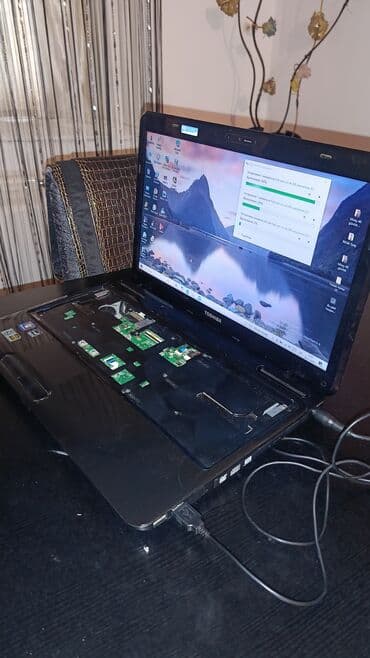 işlənmiş notebookların satışı: Toshiba noutbu işlənmiş. işlək vəziyətdə işləyir. Windows 10 — 5