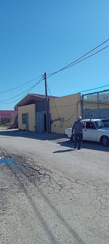 binədə: Satılır: Obyekt/binа Xüsusiyyətlər: - Bir mərtəbəli, uzun fasadlı — 2