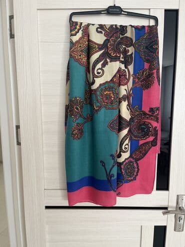 вешалка для шарфов: Платок Etro. Оригинал. Шерсть. Размер 135см*130см. В идеальном — 2