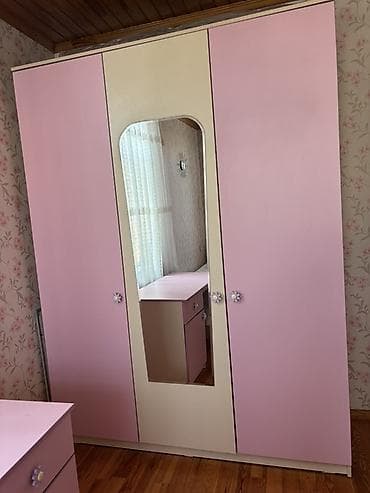 matras satilir: Mebel dəsti Yataq dasti satilir 450 manat.Çarpayllar bazali — 4