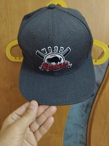 baş ortuyu: Qara-boz rəngli snapback papaq Catdirilma:Ecemi,28 May 055 650 69 71 — 1