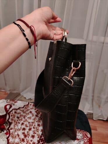 qaşlı çanta: Qara rəngli zərif qadın çantası - Material: kroko teksturalı eko–dəri — 2