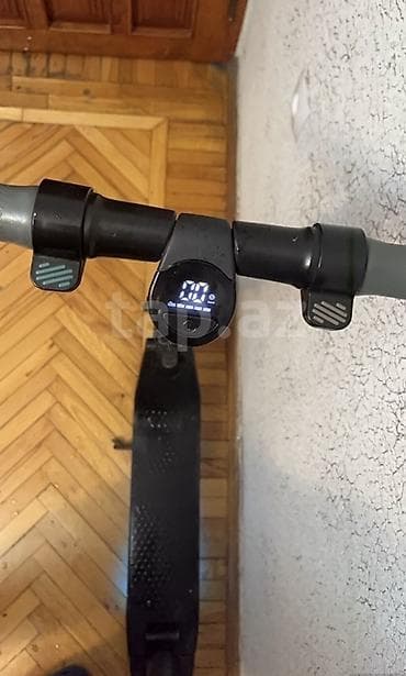 elektro gitara: Elektrik skuteri Skuter yaxşı vəziyyətdədir, hər şeyi işləyir. Rahat — 1