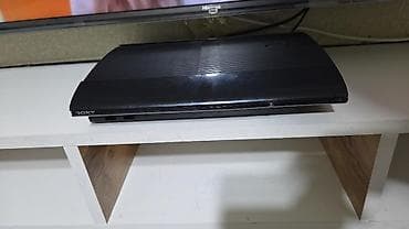 Sony PlayStation 3 Super Slim oyun konsolu . hec bir problemi yoxdur
