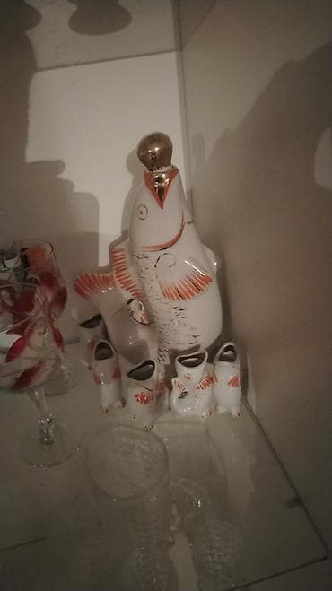 Porcelan “balıq” dekanter və qədəh dəsti - Kompozisiya: 1 ədəd iri