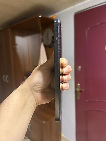 samsung note 10 satilir: Redmi smartfon - Model: Redmi (arka paneldə “Redmi” loqosu). Arxa — 5