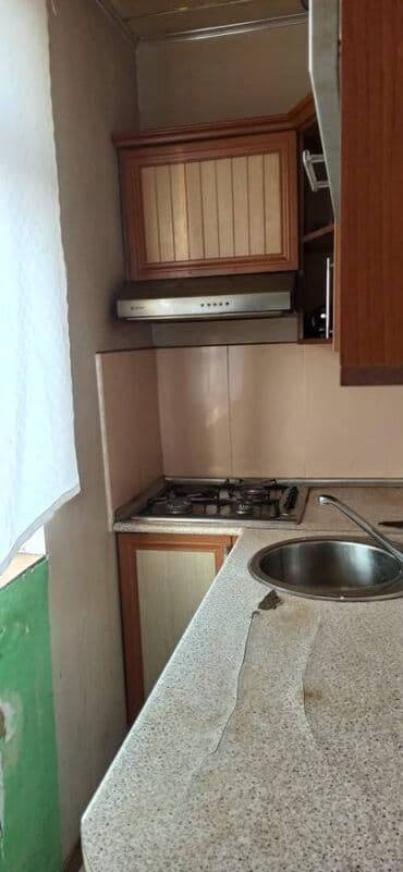 sirvan kiraye evler: Xırdalan şəhərində, Anar şadlıq sarayının yanında, 9 mərtəbəli binanın — 6