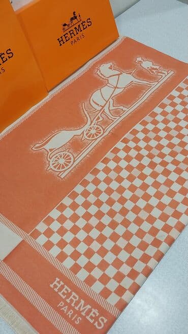 pul kiseleri: Hermes şərfi, xanımlar üçün, təzədir, keyfiyyətlidir. Model: Hermès — 10