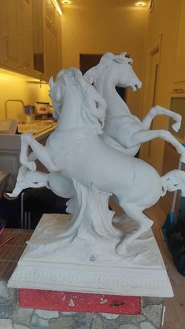 İtaliya istehsalı Capodimonte Principe porselen heykəl - Mövzu: İki