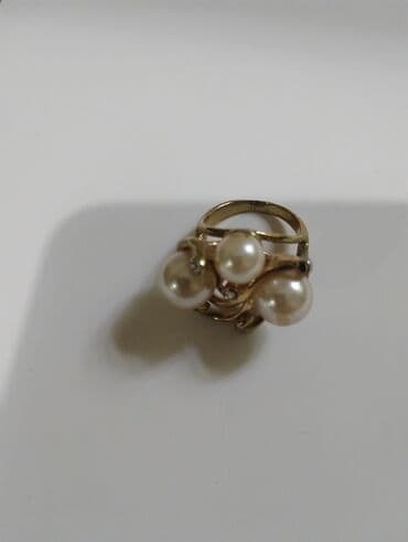 qaqa dəsti: Zərgərlik dəsti – klassik və zərif üslub - Komplekt tərkibi: - Uzun — 3