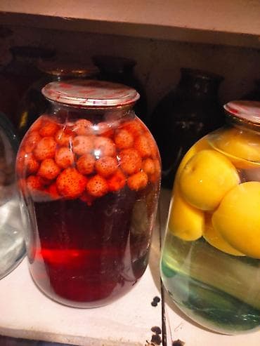 Su: Naxçıvan məhsulları .Pomidor turşusuGöyçə kompotuGöyçə mürəbbəsi — 4