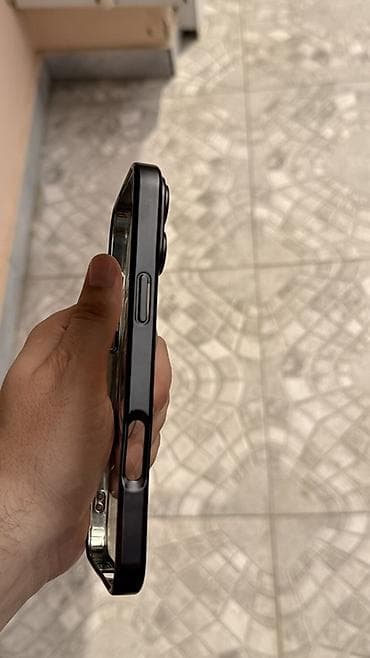 ipad pro m2 chip: İphone 16 pro max kabro 
Kamera qoruyuculu — 3
