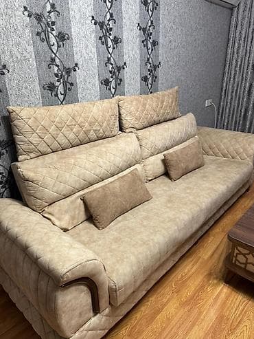 2 ədəd divan və jurnalnı satılır.Divanın 1i 350 Azndir. Uzunluğu 2.20 — 2