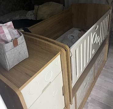 transformer beşik: Oğlan və qız üçün, Dördbucaq, Beşik, Matras ilə, Yellənmə mexanizm ilə — 1