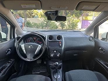 nisan note: Nissan Note – ağ rəngli, 5 qapılı kompakt hetçbek. Nissan Note 2015 — 8