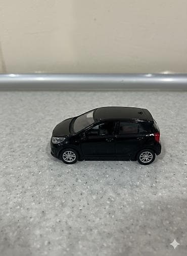 panda şou: Kia Morning avtomobilinin kolleksiya modeli - Rəng: qara - Korpus: 5 — 4