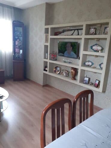 9 ci mikrorayon satilan evler: Bakı, 3 otaqlı, Köhnə tikili, 70 kv. m — 2