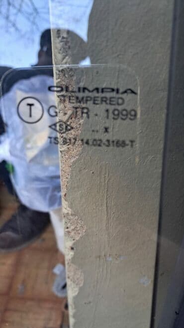 жалюзи на авто: Jiquli şüşələri putulucnu — 2