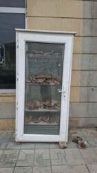 Stend vitrinləri: Şüşəli dolab vitrini — 1