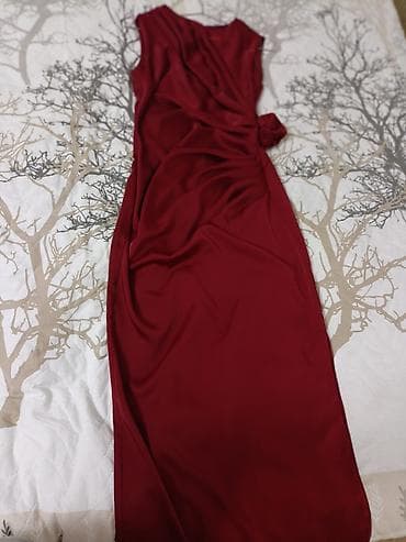 Bordo rəngdə zərif ziyafət/ayaqqabı paltarı. - Model: qolsuz, dar