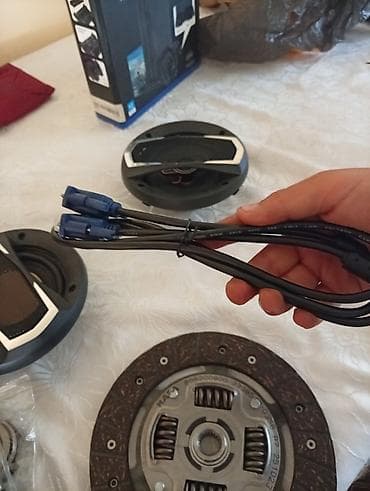 yeni maşınlar: MEXANİK AVTOMOBİL ÜÇÜN KUPLYO SETİ VƏ AKUSTİKA Tərkibi: - Kupleclər — 2