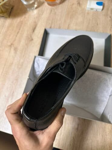 kisi: Türkiyədən sifariş olunub təmiz dəridir yumşaq rahat ayaqqabıdır. Ölçü — 4