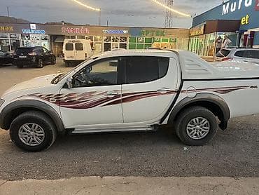 Mitsubishi L200 “Sportero” pikap - Korpus: 4 qapılı, ikiqat kabin, ağ