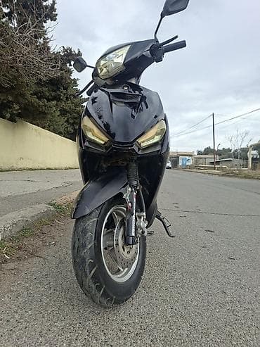 Skuter – şəhər içi sürüş üçün rahat və qənaətcil model Xüsusiyyətlər