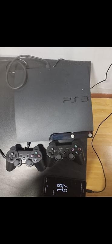 Playstation 3 slim 10 oyun var yaddawinda. Hec bir prablemi yoxdur
