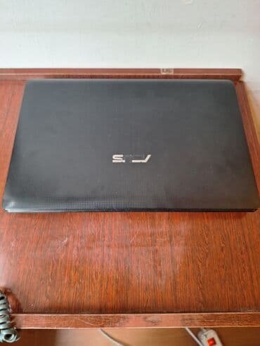 ASUS markalı noutbuk.İşləkdir