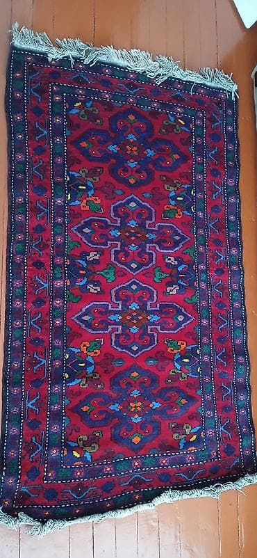 gules doseyi: Əl toxuması xalça - Naxış: Mərkəzdə simmetrik medalyonlu kompozisiya — 1